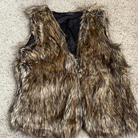 TCEC Jackets & Blazers - TCEC Faux fur vest